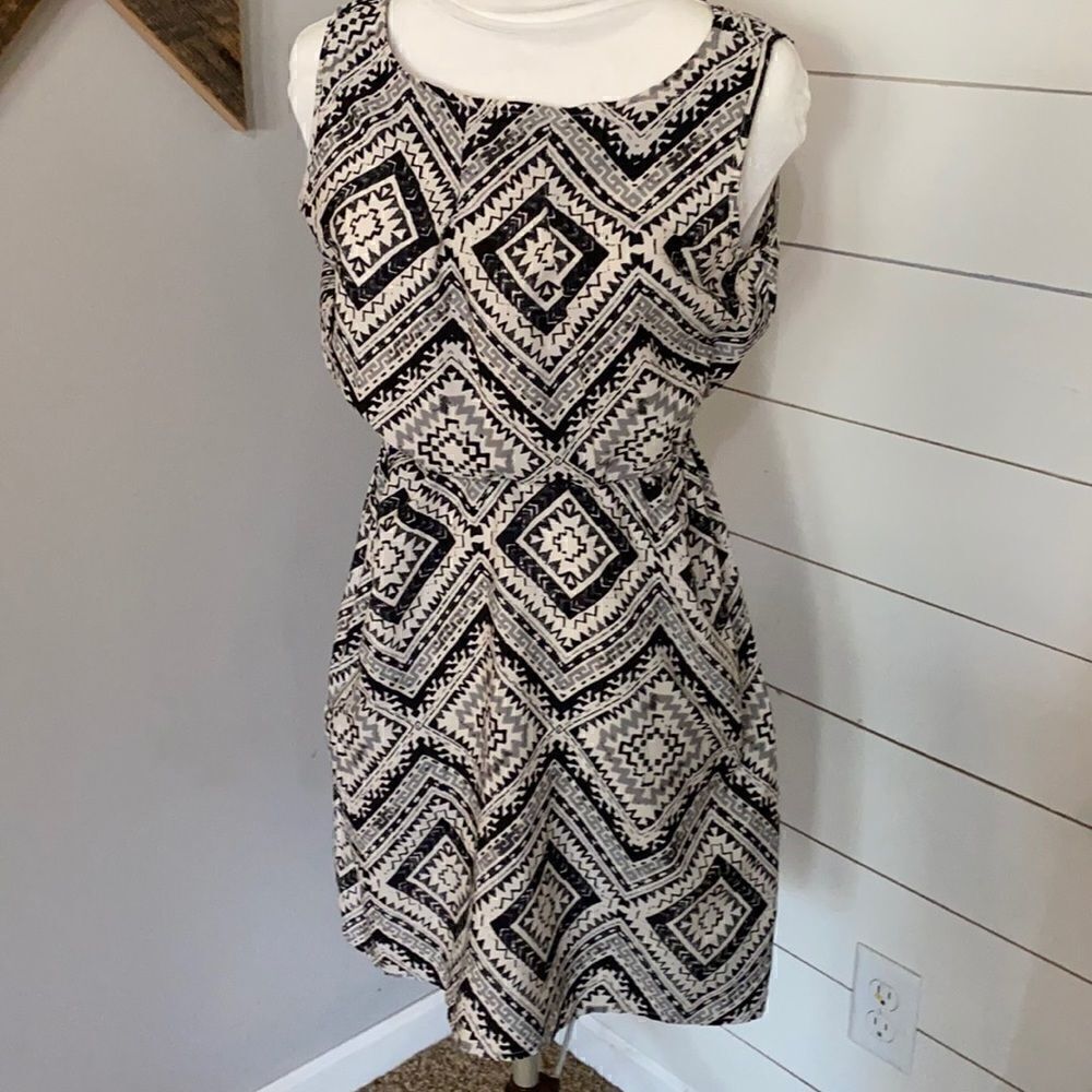 Speed Control | New York Black a white Aztec Print Sleeveless Zip Pocket Dress S